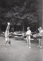 handstand 1910'