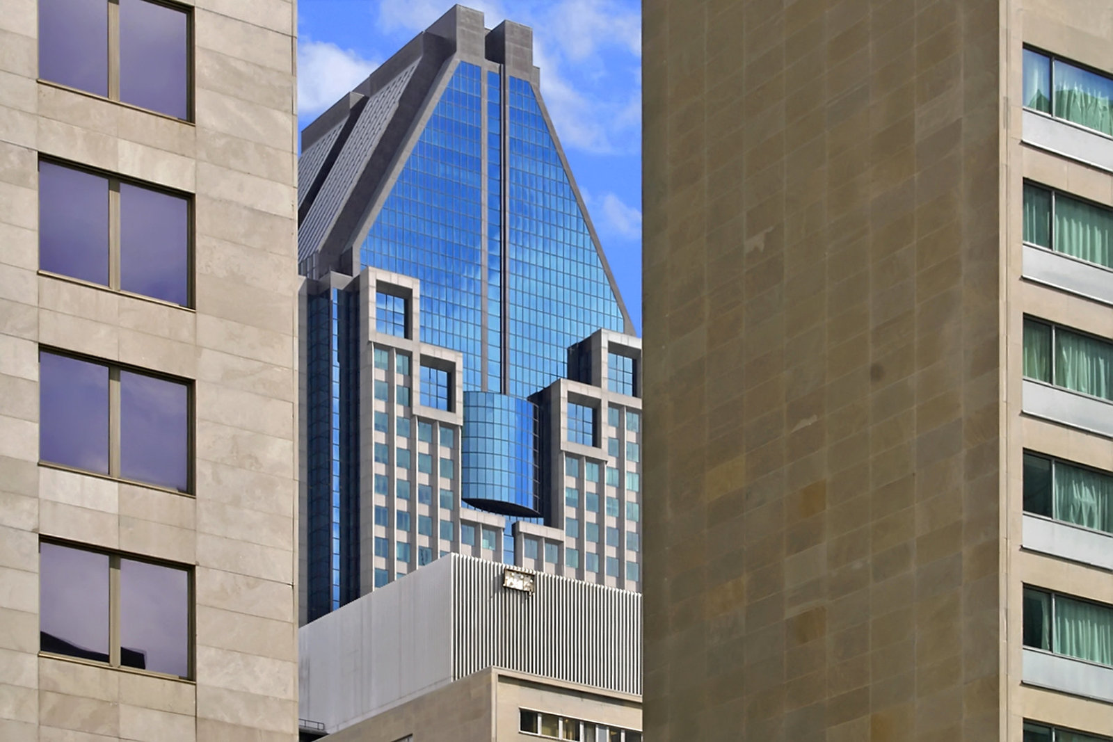 Urban Canyon – boulevard René-Lévesque, Montreal
