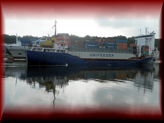 ipernity: Begegnung auf dem Nord-Ostsee-Kanal - by Andreas Boettcher