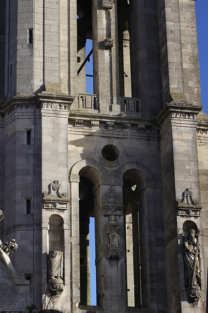 Un demi saint à l'église St Pierre de Senlis