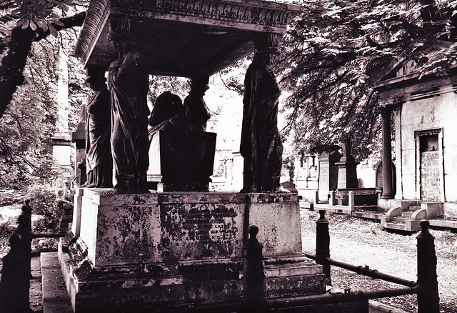 kensal green 1844 casement tomb by lander