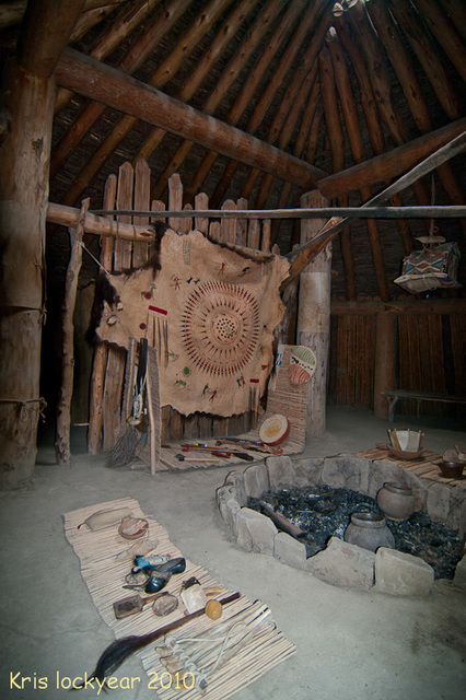 Reconstructed earth lodge (2)