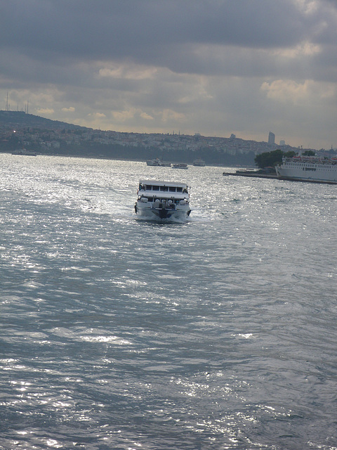 Trafic sur la Corne d'Or, 1