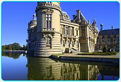 Chateau de Chantilly par une belle journée d'Automne