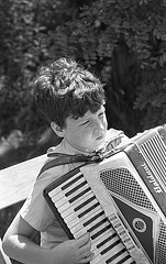 Playing accordionly