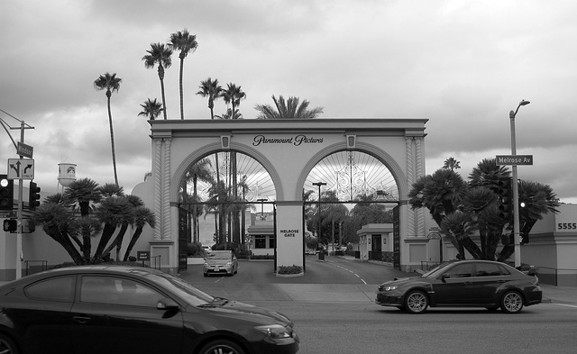(11-15-44) Great LA Walk - Paramount Melrose Gate