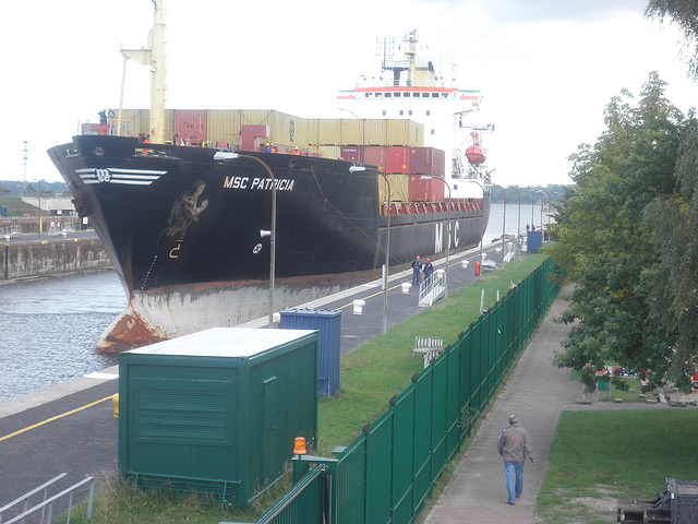 MSC  PATRICIA in der Holtenauer Schleuse