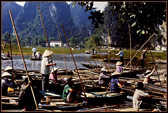 La  Baie d'Halong terrestre