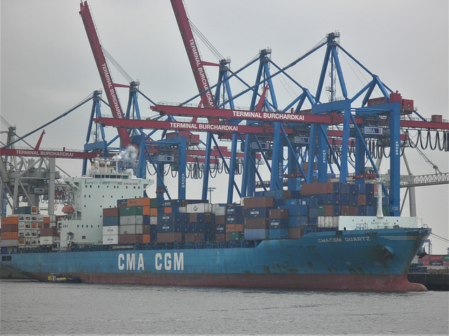 Containerschiff  CMA  CGM  QUARTZ