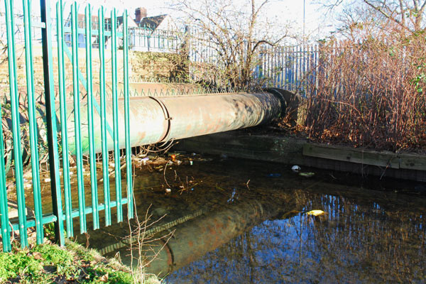 Pipe reflected