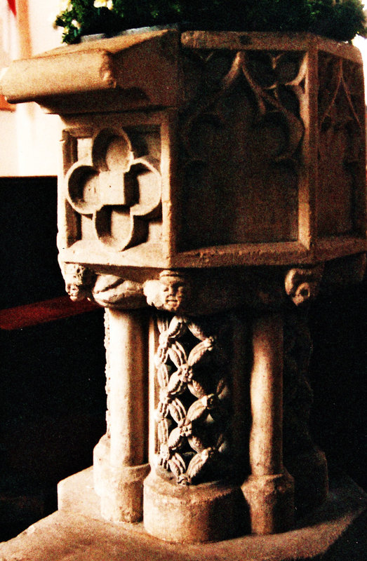 casle combe font 1270-1310