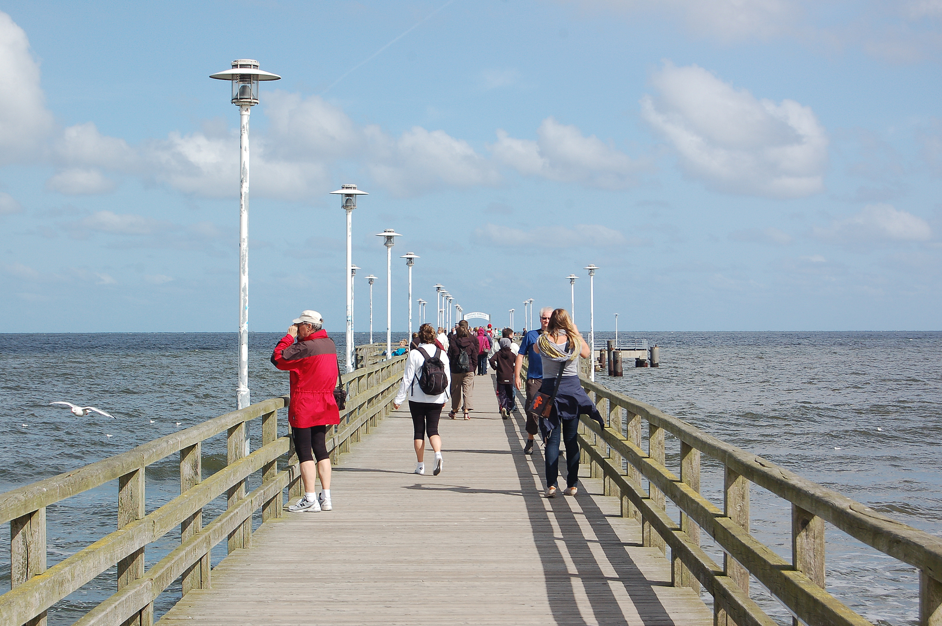 marponto en Ahlbeck, insulo Usedom, Balta Maro