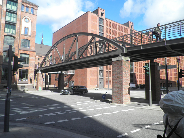 zwischen HafenCity u. Speicherstadt