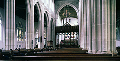 2521 Saffron Walden church nave