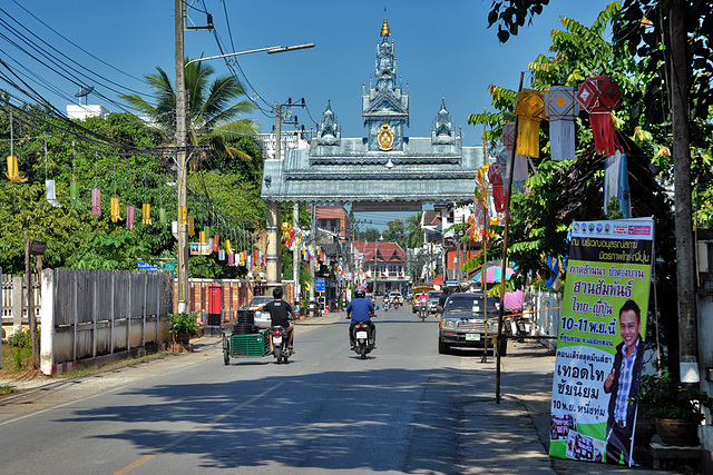 Way into the town of Mae Sariang