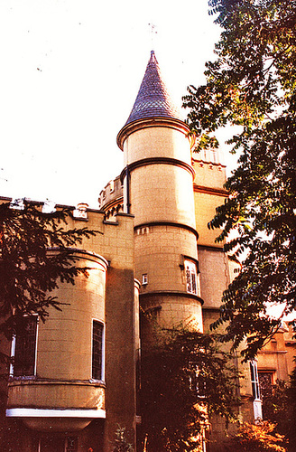 strawberry hill 1760 cabinet, 1776 beauclerc tower