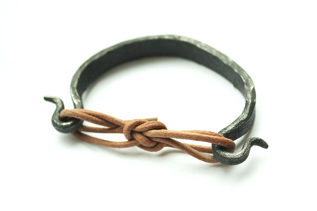 Houdini's bracelet