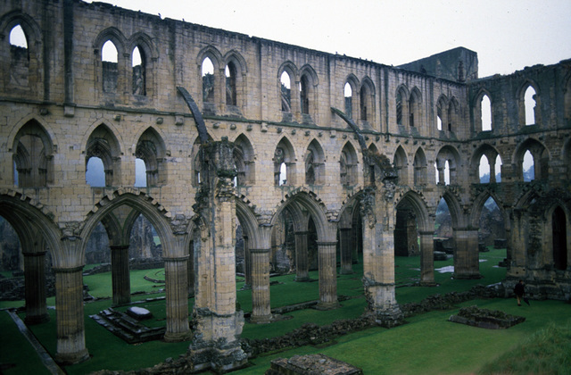 2350 Rievaulx Abbey