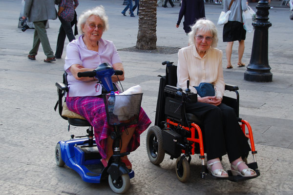 Mum and Nora, Placa Reial