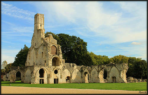 ruines de l'église abbatiale de Chaalis