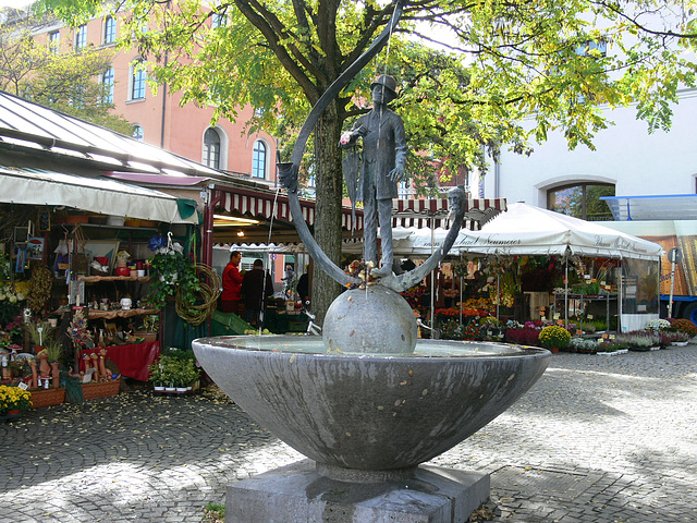 Viktualienmarkt München - Karl-Valentin-Brunnen