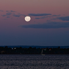 Moon rise over the Swan River