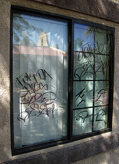 Graffiti on MSWD Building (3283)