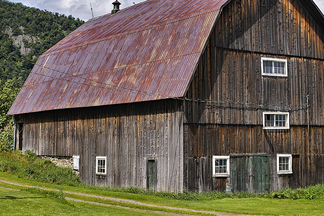 Barn Near Knowlton Landing, Québec