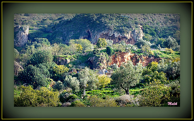 La colline de la grotte..!