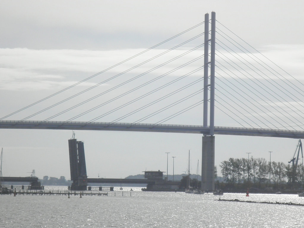 hochgeklappte Ziegelgrabenbrücke