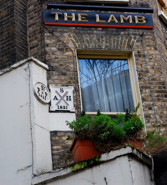 Parish Boundary Markers, Lamb's Conduit St