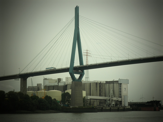 Pylon der Köhlbrandbrücke