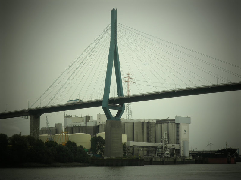 Pylon der Köhlbrandbrücke