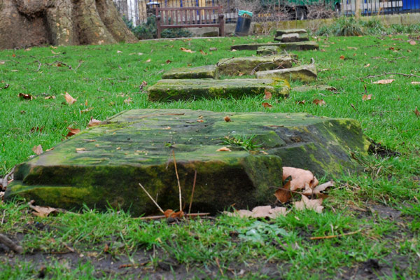 Boundary markers, St George's Gardens