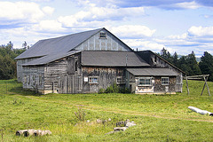 Barn near Vale Perkins, Québec
