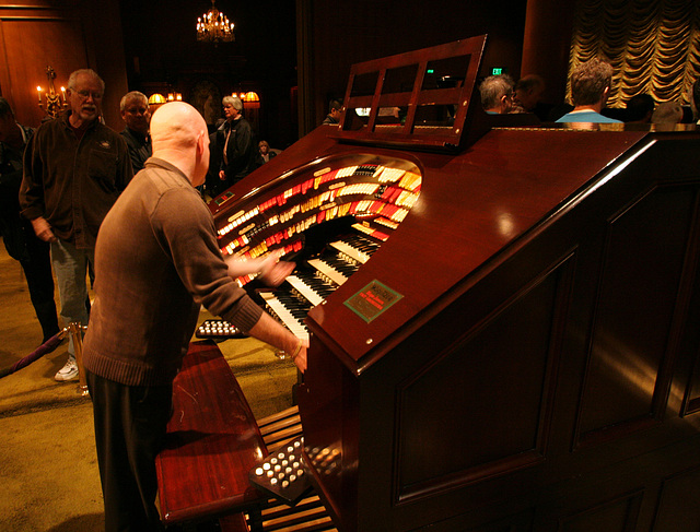 Nethercutt Collection - Wurlitzer Organ (9025)