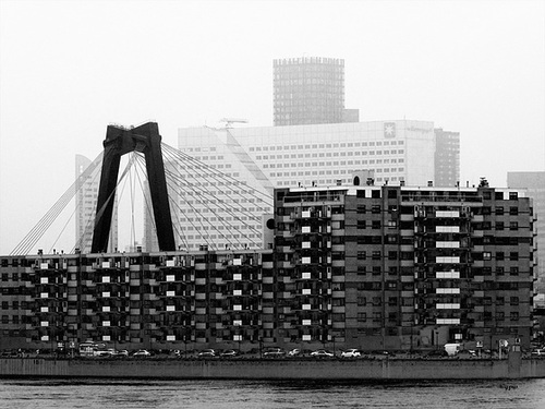 Gebäudekulisse vor Willemsbrug und Willemswerfhaus