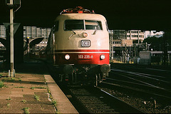 TEE-Lok  103 235-8 in Hamburg
