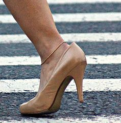 nine west heel close up