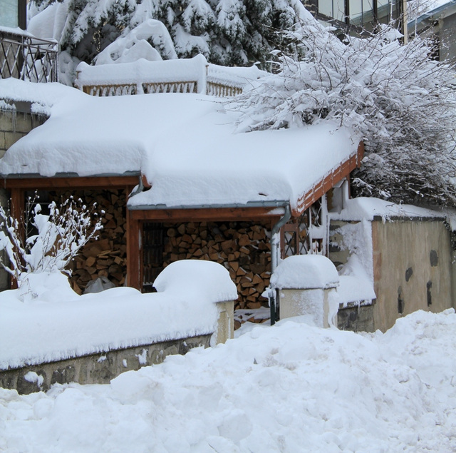 Stockages... 20 cm en haut , 1 m en bas