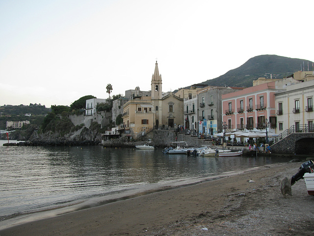 Lipari Stadt Marina Corta Herbst 2014
