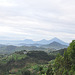 Fore jam videblas la vulkanoj de la Virunga Montaro