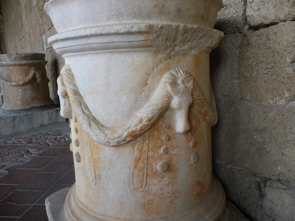 Musée archéologique : rinceaux.