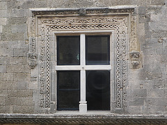 Fenêtre de la rue des chevaliers.