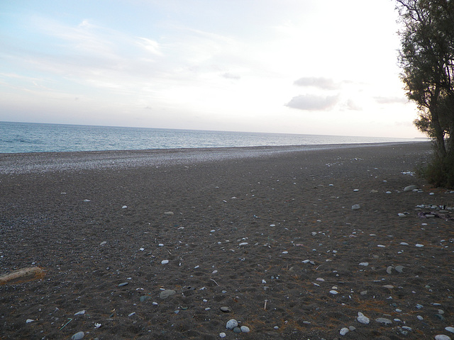 Plage à Ghenadhi