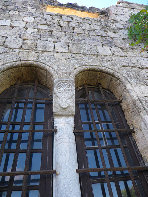 Elemént décoratifs de la chapelle de la garnison byzantine.