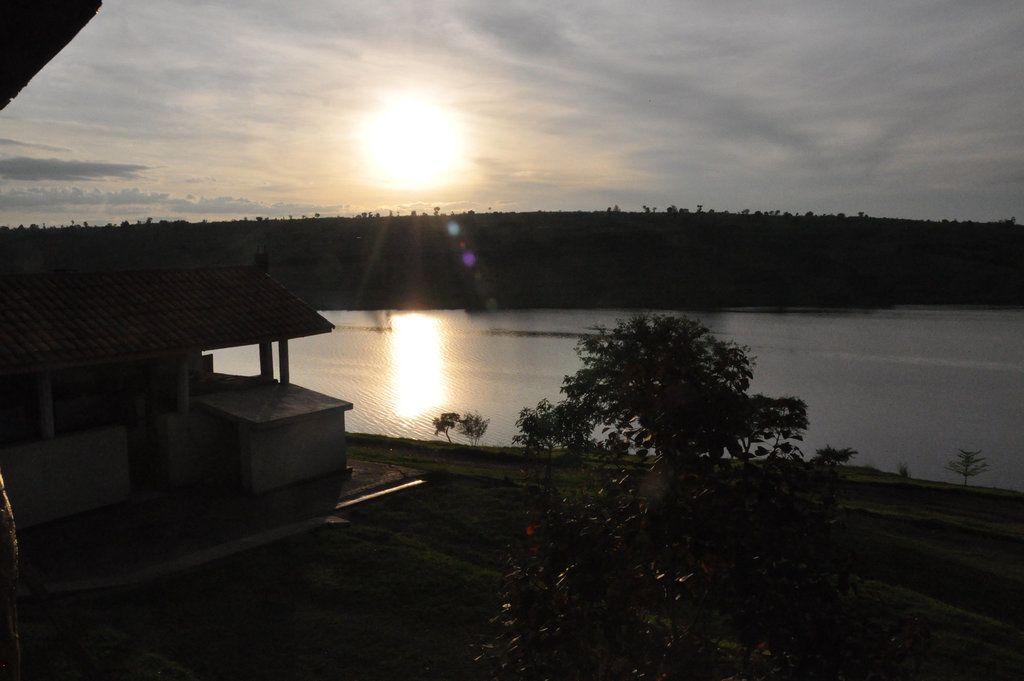 Sunsubiro sur la lago