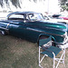Oldsmobile & chair / Chaise et Oldsmobile