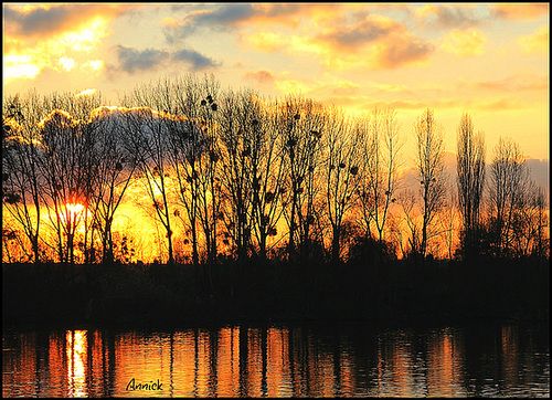 le soleil jette ses derniers feux