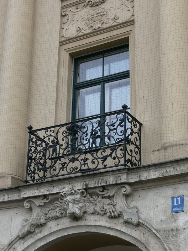 Fenster am Münchner Stachus